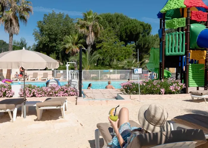 Camping Le Parc Des Monges